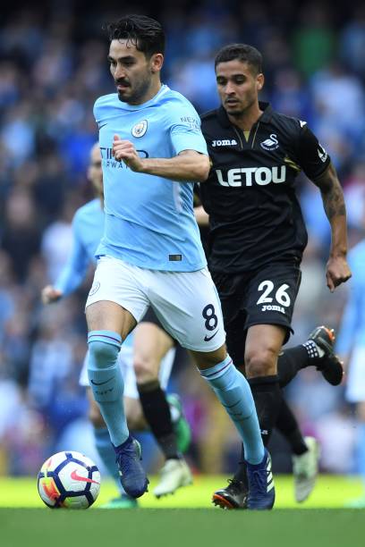 在足球界纷 在足球界纷